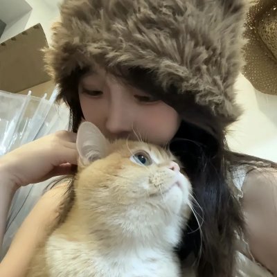 向天真的女生投降